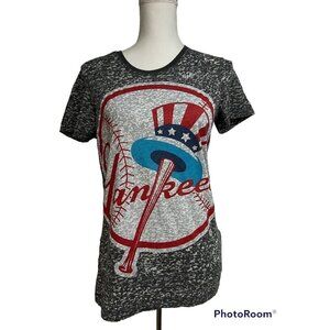 Nike MLB New York Yankees Cooperstown Gray Fitted Graphic T-Shirt Medium Stretch